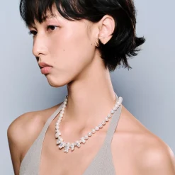Paradise / Mini Pearlescent Bear Pearl Necklace