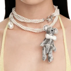 Paradise / Nacre Bowknot Bear Pendant Necklace