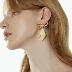 Shell / Raffia Bowknot Conch Earring