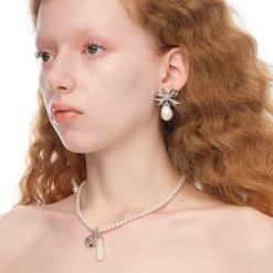YVMIN X SHUSHUTONG / Baroque Pearl Bow Earring