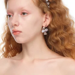 YVMIN X SHUSHUTONG / Inverted Gemstone Leaf Metal Rose Earring