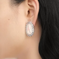 YVMIN X SHUSHUTONG / Shell Sculpture Gemstone Earrings